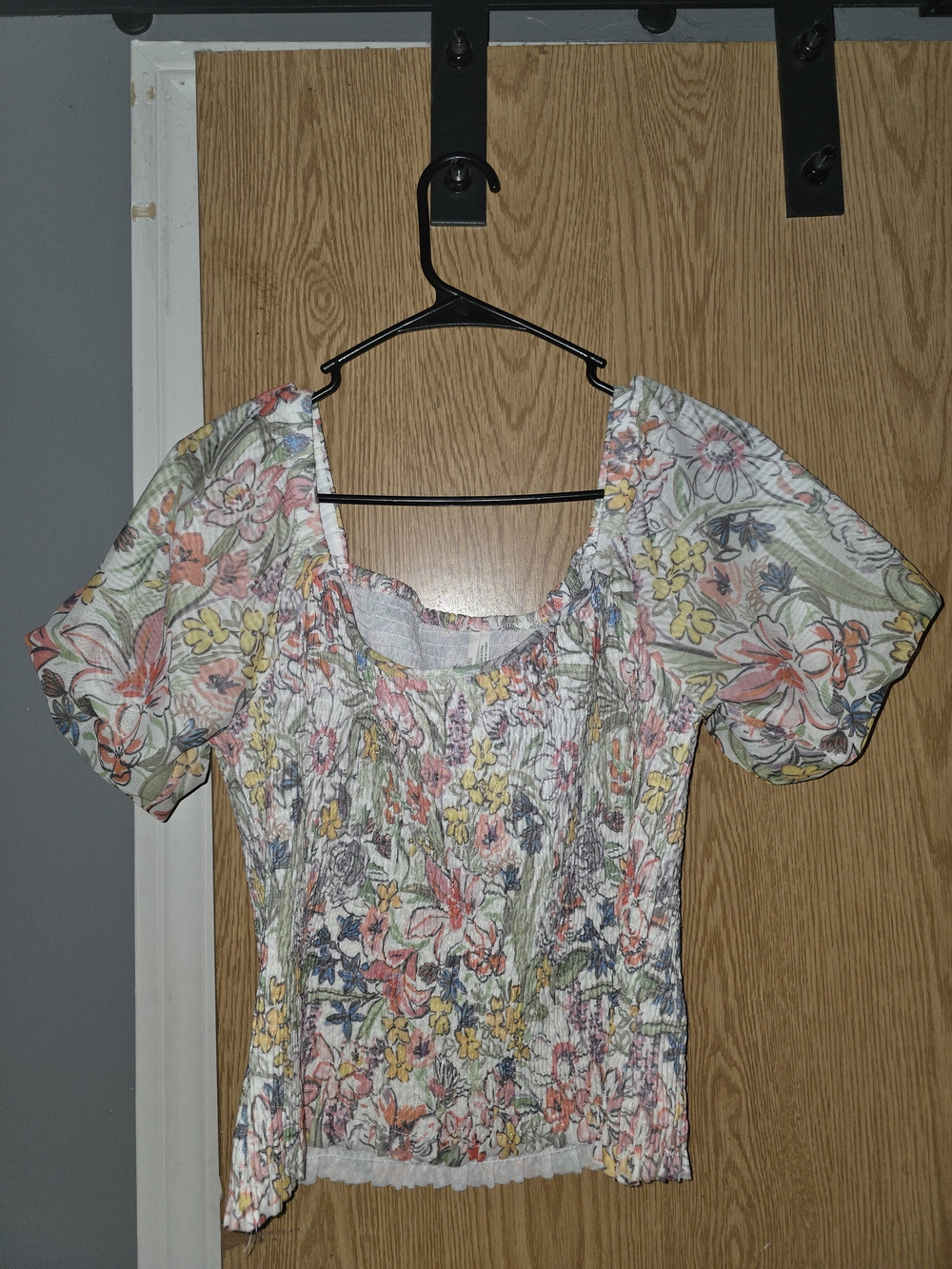 Anthropologie Floral Short Sleeve Blouse Gray & Pink Like New